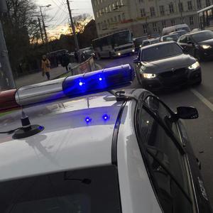 丰满少妇成人kTV
